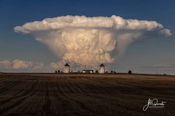 (Foto) Nori cu formă de explozie nucleară. „BOOOM!” 1