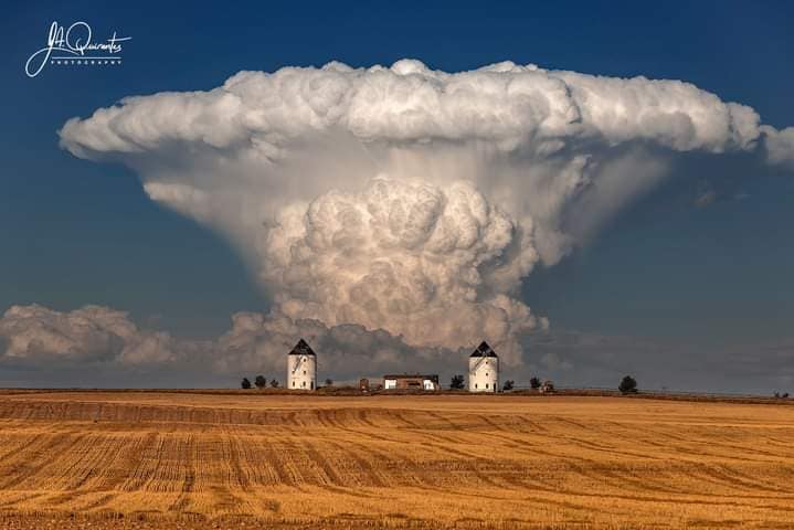 (Foto) Nori cu formă de explozie nucleară. „BOOOM!” 2