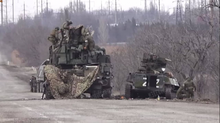 (Video) O ucraineancă îi înfruntă pe soldaţii ruşi. „Ce naiba faci în ţara noastră?” 4