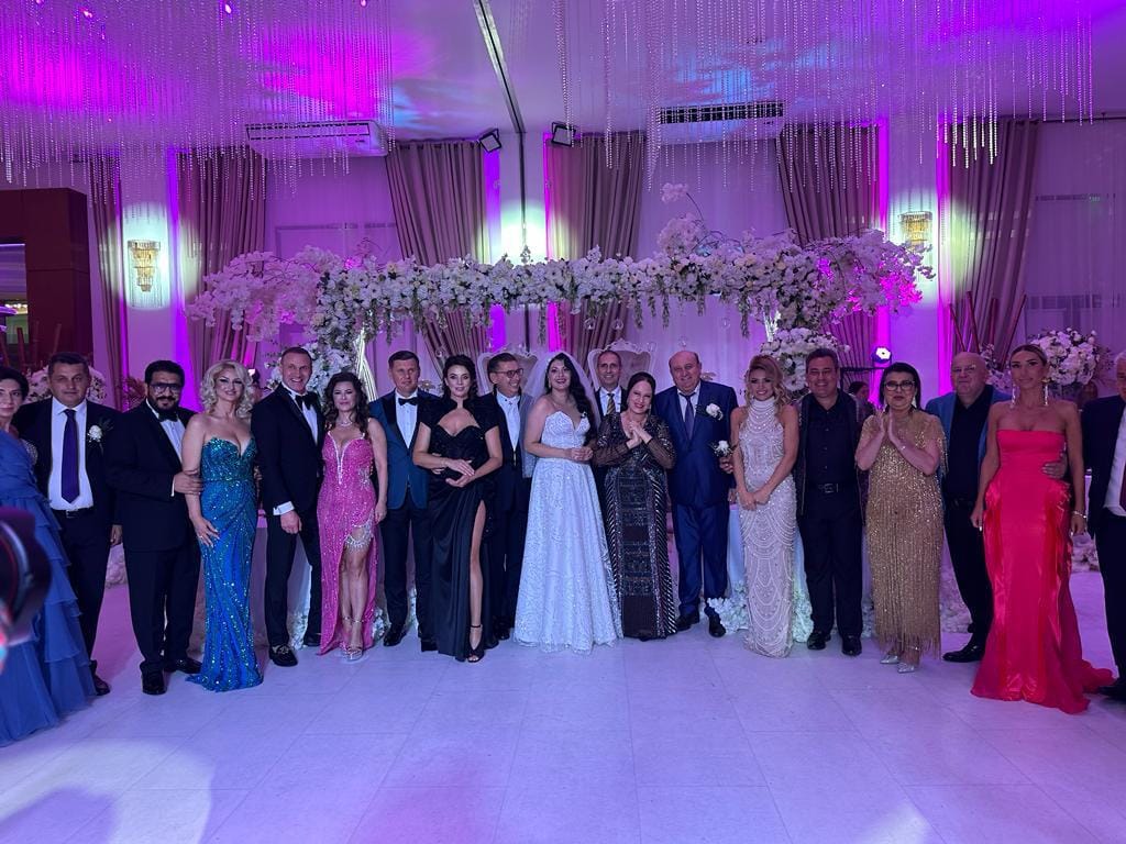 (Foto/Video) Alin Oprea și Medana s-au căsătorit. Au avut 8 perechi de nași și 500 de invitați. „Binecuvântat cu cea mai frumoasă mireasă” 5