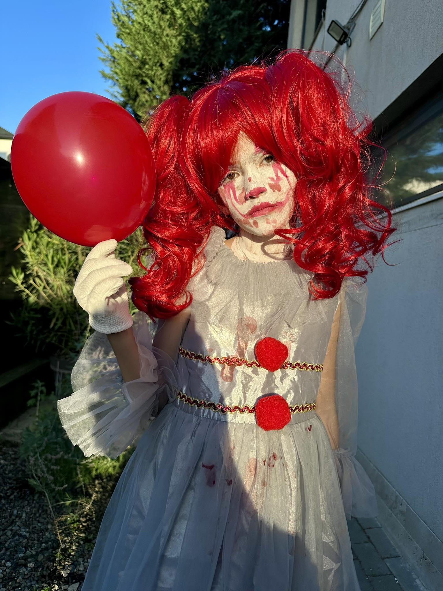(Foto) Cum întâmpină vedetele Haloween-ul. Sânziana Buruiană, Theo Rose și Mădălin Ionescu: „Să ne relaxăm puțin. E doar copilărie” 5