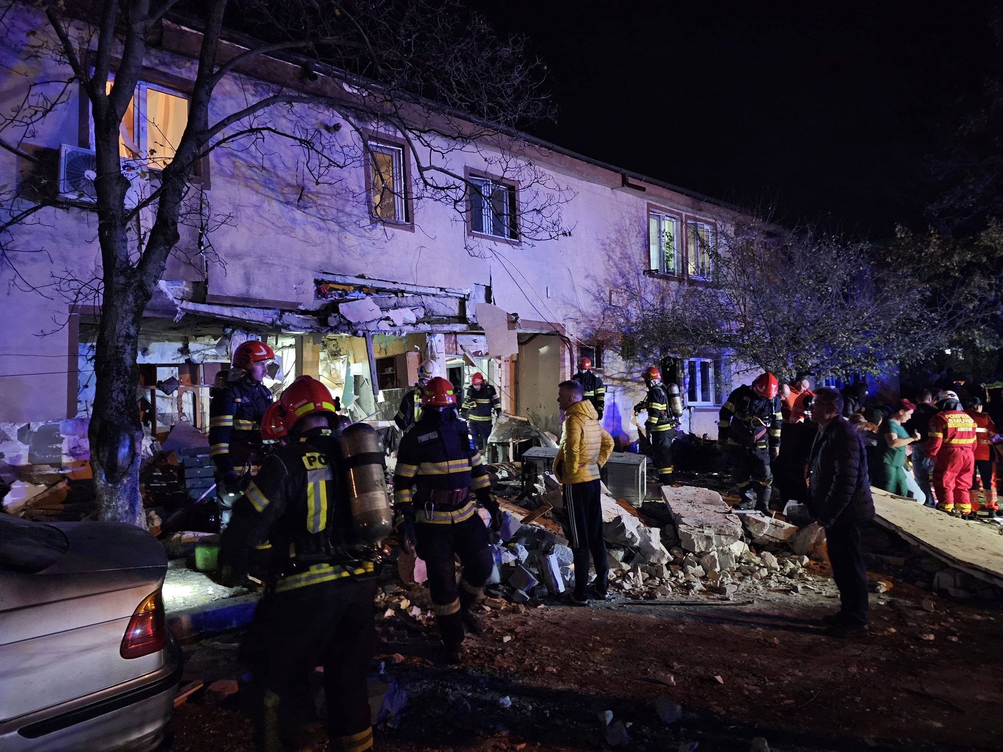 Locatar din blocul care a explodat: „Soția a luat copiii și a fugit, a vrut să iasă mai repede din bloc” 1