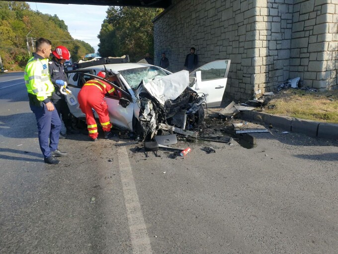 (Foto) Moartea bizară a medicului Cornel Petreanu. A intrat cu viteză într-un cap de pod, după ce a fugit brusc de lângă soţia însărcinată 1