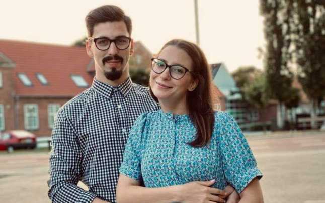 Doi tineri români au fost arestați în Danemarca după ce bebelușul lor a fost internat în spital. Ambasada României va discuta azi cu mama copilului, aflată în arest 1