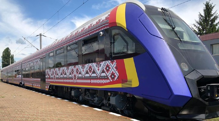(Video) Este gata primul tren diesel românesc. Poate circula cu 120 de km/h. „A fost testat trenul încărcat cu saci de nisip” 1
