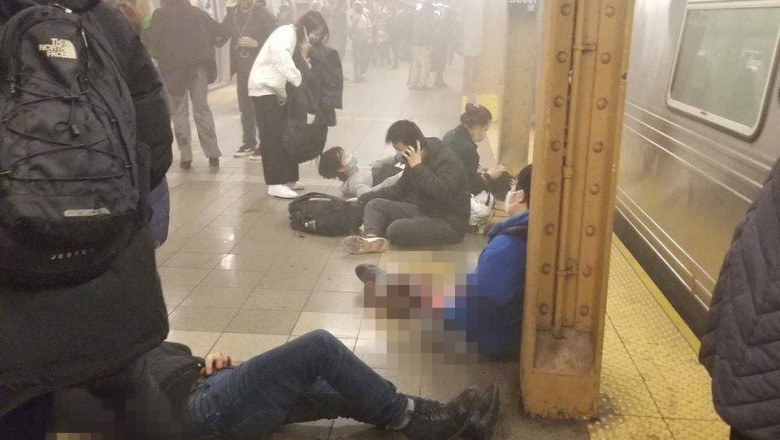 (Video) ATAC ARMAT la metroul din New York. Multe persoane au fost împușcate, au fost găsite dispozitive explozive 1