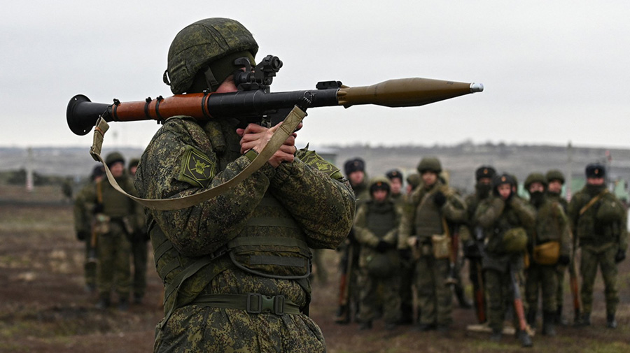 Rusia renunță la invazie? 10.000 de soldaţi ruși au fost retrași de lângă Ucraina. Va ocupa doar două provincii? 1
