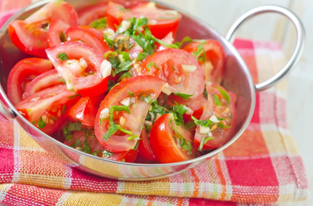 Clasament. Salata de roșii românească, felul de mâncare european de vară cu cele mai puține calorii 1
