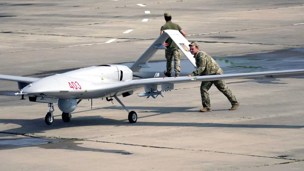 (Video) Coșmarul rușilor! Ucraina a primit alte drone Bayraktar pentru distrugerea tancurilor! Imnul dronelor Bayraktar, compus de militarii ucraineni 1