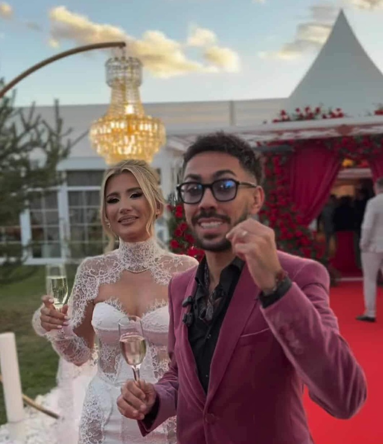 Criticată pentru rochie, Claudia Puican răspunde elegant: „Au fost foarte multe comentarii legate de rochia mea” 1