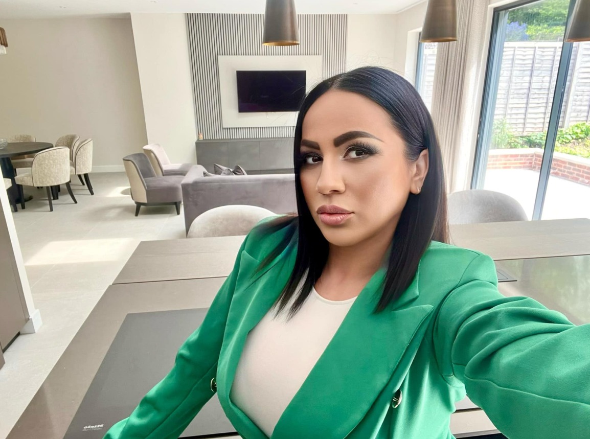 Rocsana Marcu, mamă singură cu două fete, de la zero în străinătate la top agent imobiliar: „Dacă într-un an nu sunt în stare de nimic, mă întorc” 1