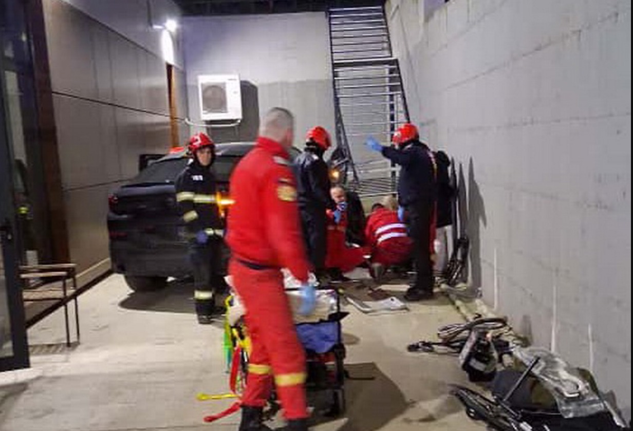 O judecătoare pensionară specială la 51 de ani a ucis un tânăr în cărucior cu rotile în parcarea unui centru medical. Alte două persoane au fost rănite 3