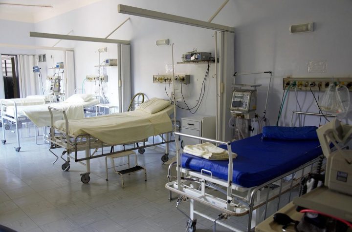Medicul român care a anunțat un caz de "variola maimuței" a ajuns la Psihiatrie, după ce s-a ascuns într-o mașină de gunoi 1