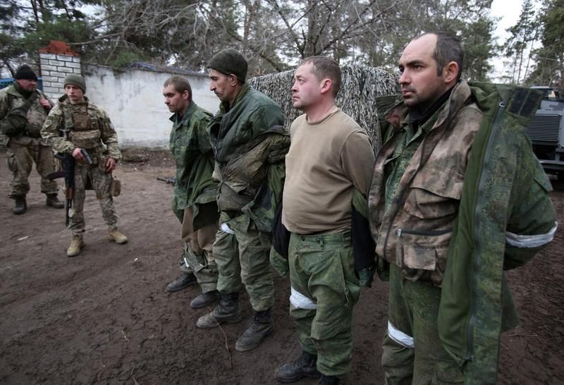 (Video) O ucraineancă îi înfruntă pe soldaţii ruşi. „Ce naiba faci în ţara noastră?” 2