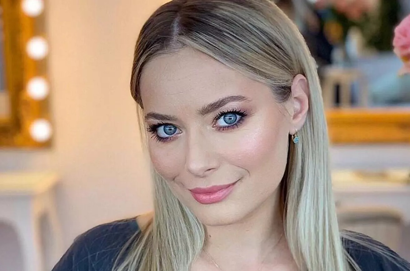 Laura Cosoi, copleșită de ritmul vieții cu patru copii, vrea să-și ia bonă: „Ne trebuie un ajutor constant. Acum facem cu rândul, mai vin bunici, mai rugăm vecinii” 1