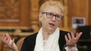 Renate Weber a dat în judecată Parlamentul României după ce a fost demisă din funcția de Avocat al Poporului 1