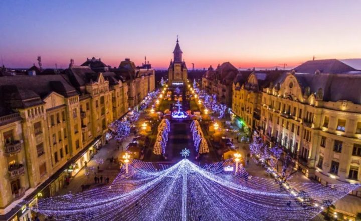 (Foto) Care este mai frumos? S-au deschis Târgurile de Crăciun din Cluj, Sibiu, București. Urmează Brașov, Timișoara și Oradea 15