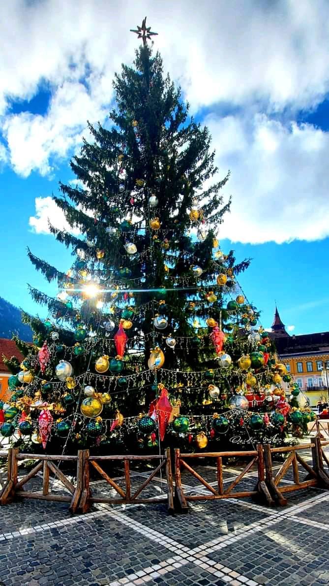 (Foto) Care este mai frumos? S-au deschis Târgurile de Crăciun din Cluj, Sibiu, București. Urmează Brașov, Timișoara și Oradea 17