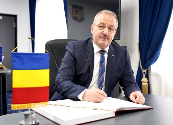 Vasile Dîncu a demisionat din funcția de ministru al Apărării. Explicațiile demisiei: ”În cursul acestei dimineți, am înaintat Prim Ministrului României, Nicolae Ciucă, demisia mea din funcția de ministru al apărării naționale” 1